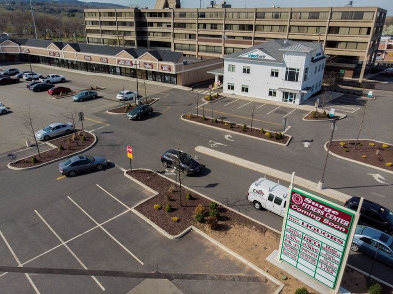 More Photos Of 109-117 Washington Ave, North Haven Storefront For Lease