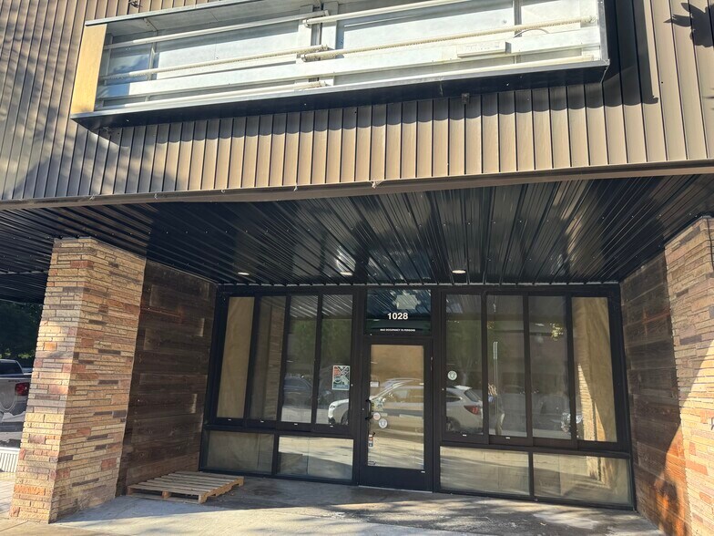 More Photos Of 1028-1032 11th St, Modesto Office For Lease