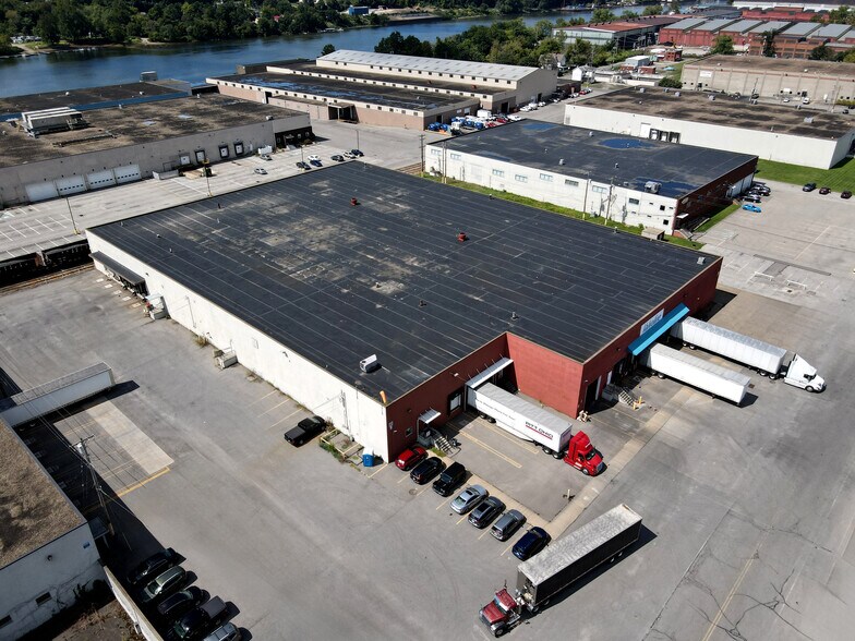Primary Photo Of 583 Avenue B, Leetsdale Industrial For Lease