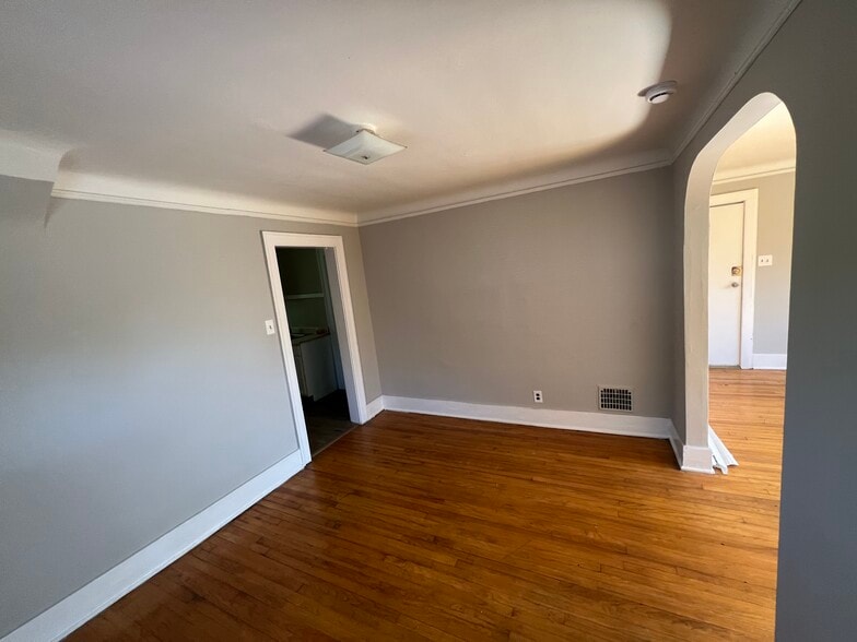 More Photos Of 12048 Meyers Rd, Detroit Multifamily For Sale