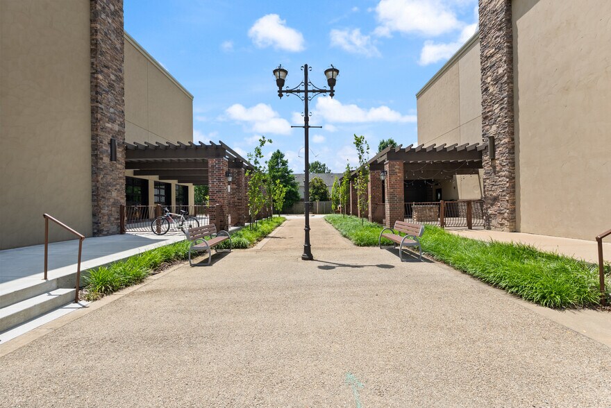 More Photos Of 2235 Dave Ward Dr, Conway Storefront Retail Office For Lease