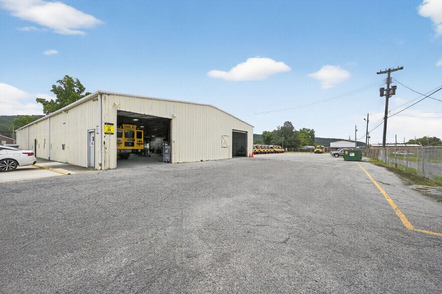 More Photos Of 512 S Wilmer Ave, Anniston Warehouse For Sale