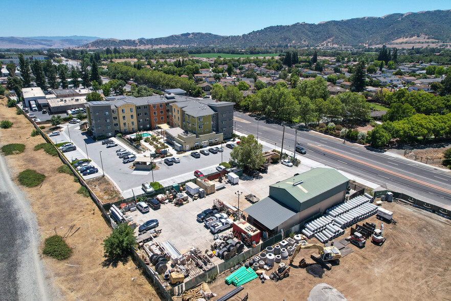 More Photos Of 6620 Monterey Rd, Gilroy Warehouse For Sale