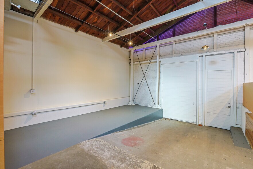 More Photos Of 350-360 Sunset Ave, Venice Warehouse For Lease