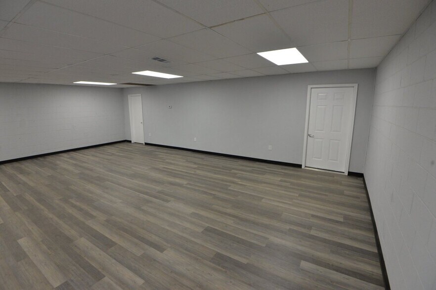 More Photos Of 4652B Jonesboro Rd, Forest Park Specialty For Sale