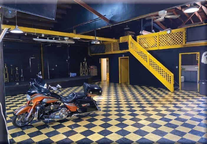 More Photos Of 15320 S Broadway, Gardena Warehouse For Sale