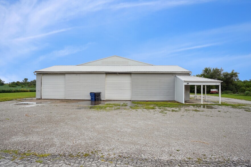 More Photos Of 206 Grant st, Zearing Industrial For Sale