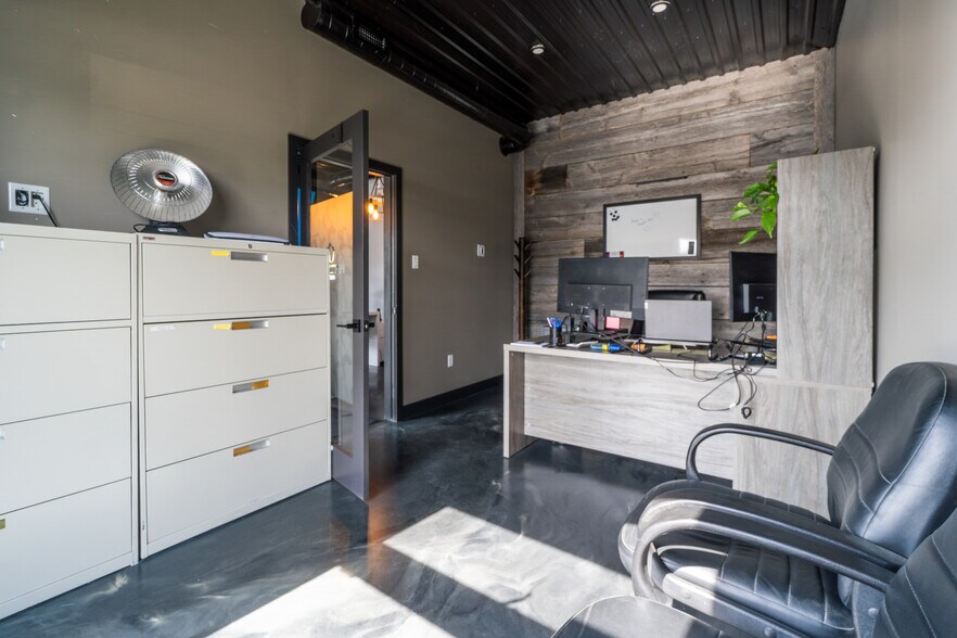 More Photos Of 00 Indcum Rd, Navan Showroom For Sale