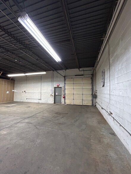 More Photos Of 296 E Route 46, Elmwood Park Auto Repair For Lease