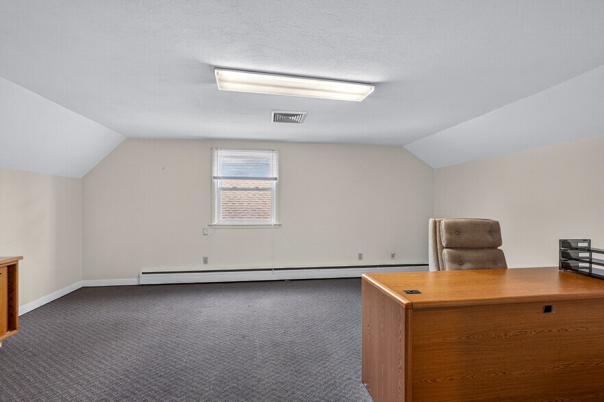 More Photos Of 62 Hyde Ave, Vernon Storefront Retail Office For Lease