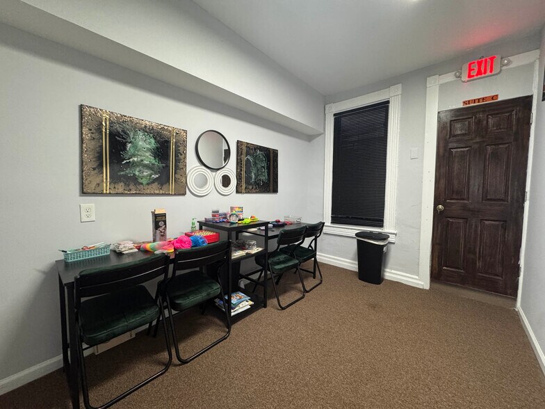 More Photos Of 2527 Greenmount Ave, Baltimore Loft Creative Space For Lease