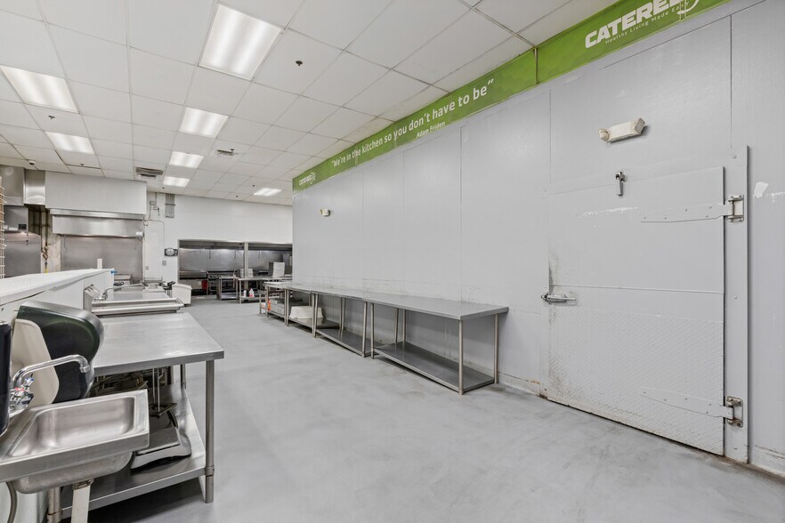 More Photos Of 5150 N State Road 7, North Lauderdale Refrigeration Cold Storage For Lease