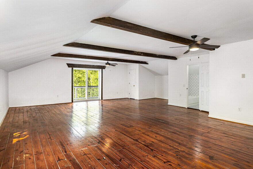 More Photos Of 6908 S Roxbury Mill Rd, Spotsylvania Flex For Sale