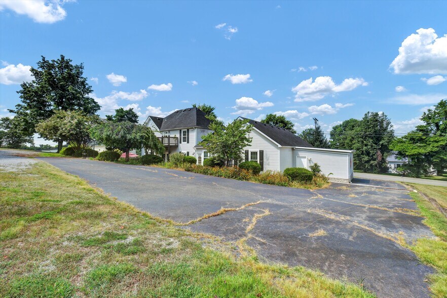 More Photos Of 110 Holy Cross Rd, Loretto Hospitality For Sale