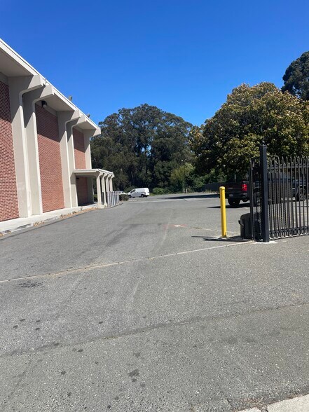 More Photos Of 3939 San Pablo Dam Rd, El Sobrante Bank For Lease