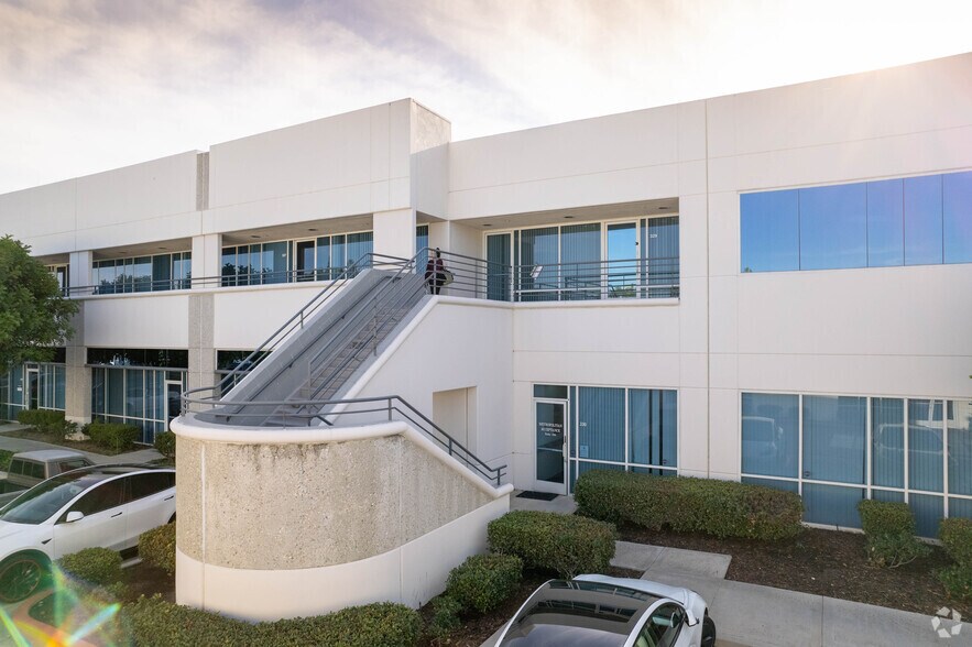 More Photos Of 25 Mauchly, Irvine Unknown For Lease