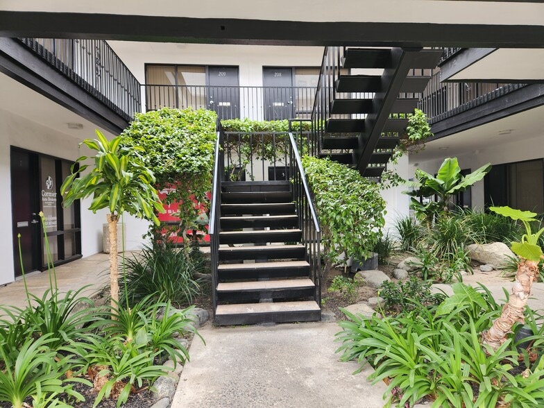 More Photos Of 2072 SE Bristol St, Newport Beach Unknown For Lease