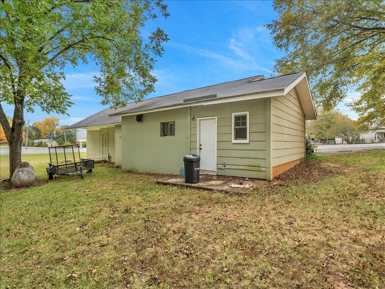 More Photos Of 1209 Ford Chapel Rd, Harvest General Retail For Sale