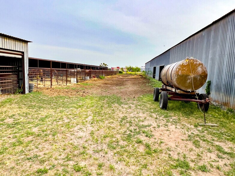 More Photos Of 4901 Eagle Pass Rd, Abilene Warehouse For Sale