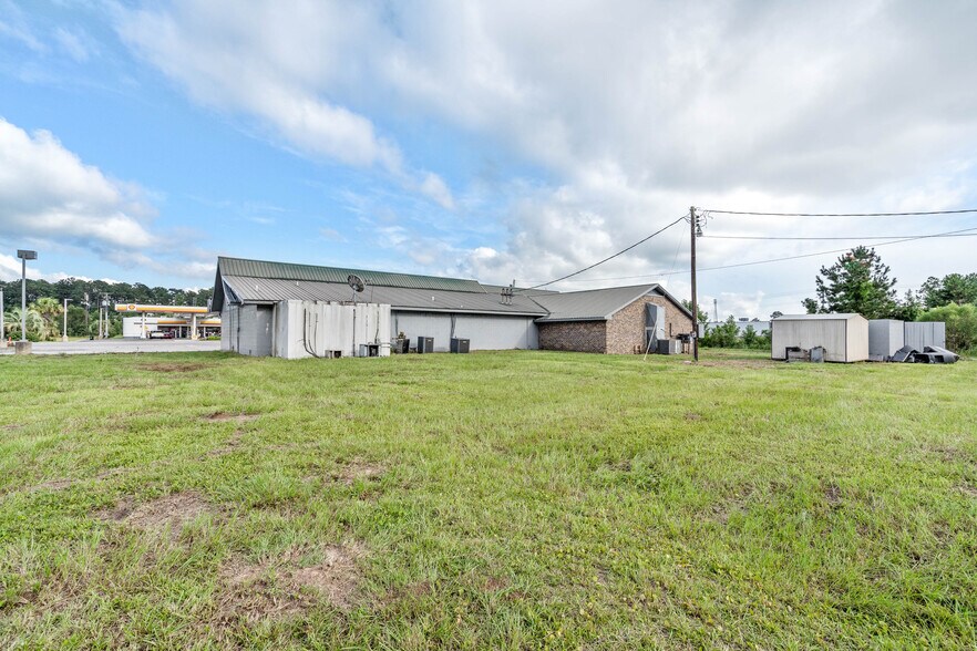 More Photos Of 5 Lane St, Yemassee Storefront For Lease