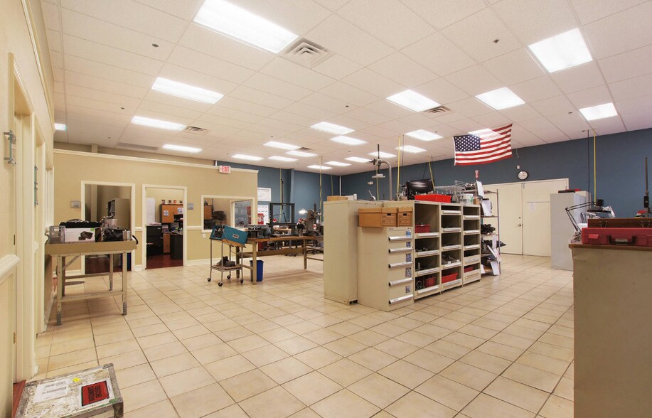 More Photos Of 11880 Lacy Ln, Fort Myers Warehouse For Sale