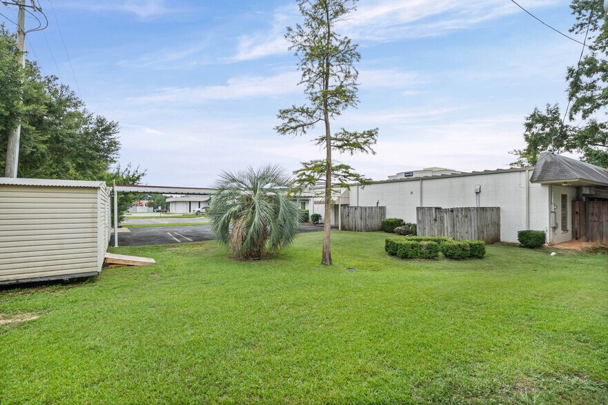 More Photos Of 3664 College Ln S, Mobile Medical For Sale