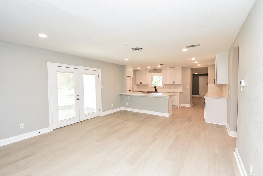 More Photos Of 19022 Old Mueschke Rd, Tomball Medical For Lease