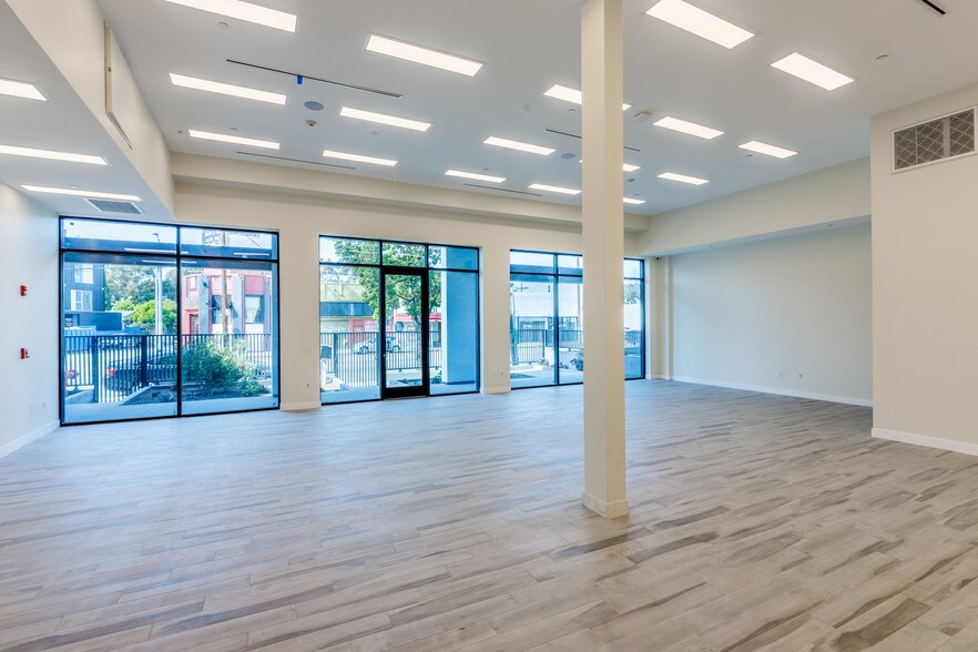 More Photos Of 5242 W Adams Blvd, Los Angeles Loft Creative Space For Sale