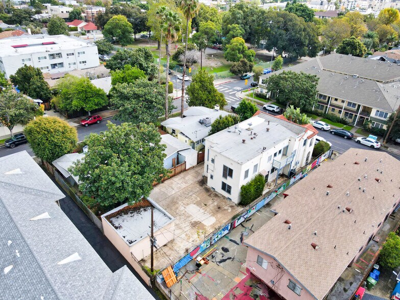 More Photos Of 6669 De Longpre Ave, Los Angeles Apartments For Sale