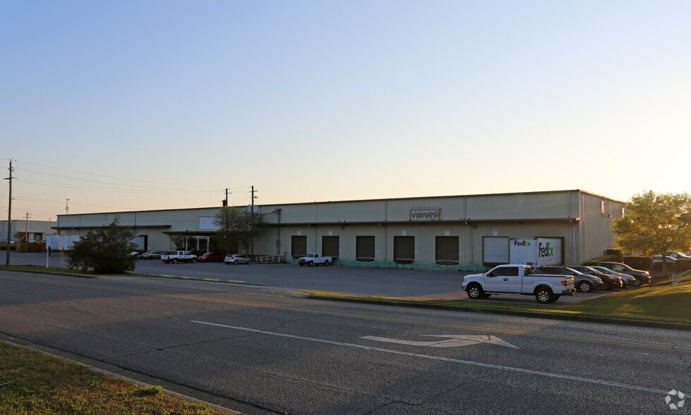 More Photos Of 8760 Ely Rd, Pensacola Warehouse For Lease