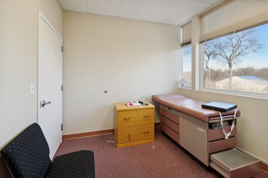 More Photos Of 1374 Whitehorse Hamilton Square Rd, Hamilton Medical For Sale