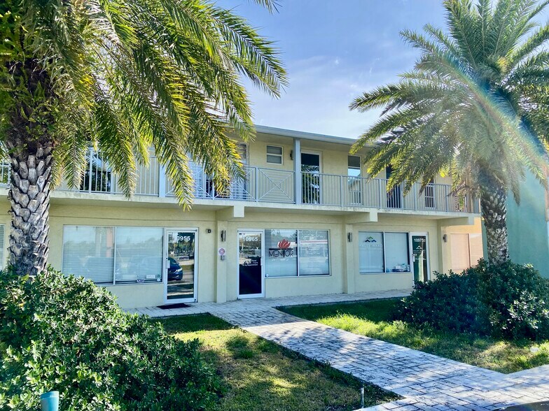 More Photos Of 10935-10995 SE Federal Hwy, Hobe Sound Loft Creative Space For Lease
