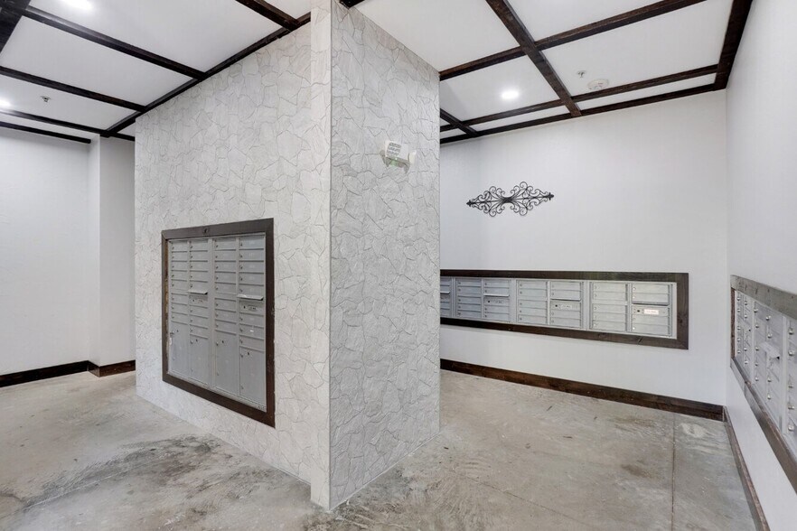 More Photos Of 1601 E Debbie Ln, Mansfield Apartments For Lease