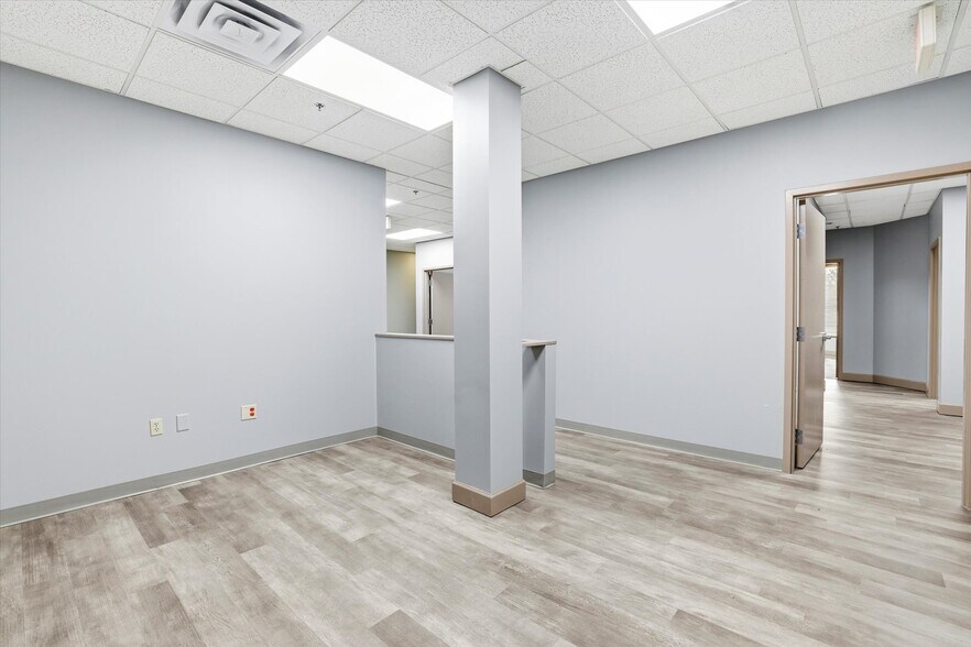 More Photos Of 2252 Killearn Center Blvd, Tallahassee Office For Lease