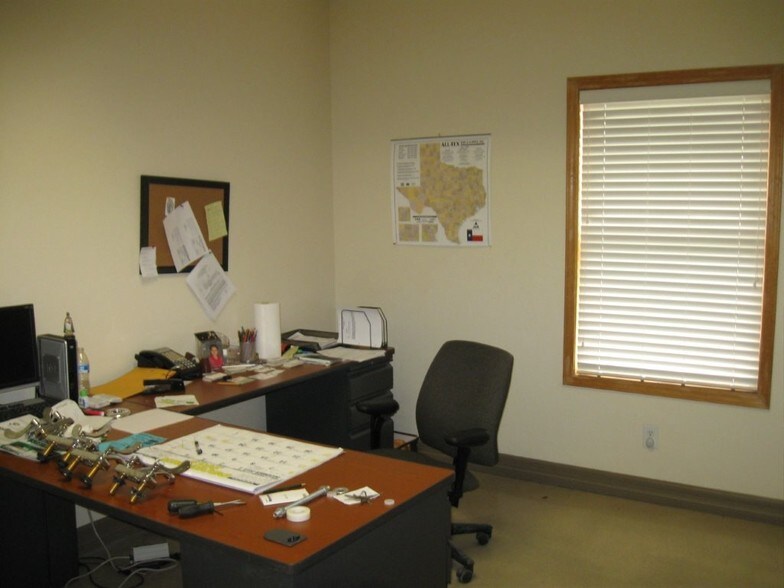 More Photos Of 1300 Universal City Blvd, Universal City Warehouse For Sale