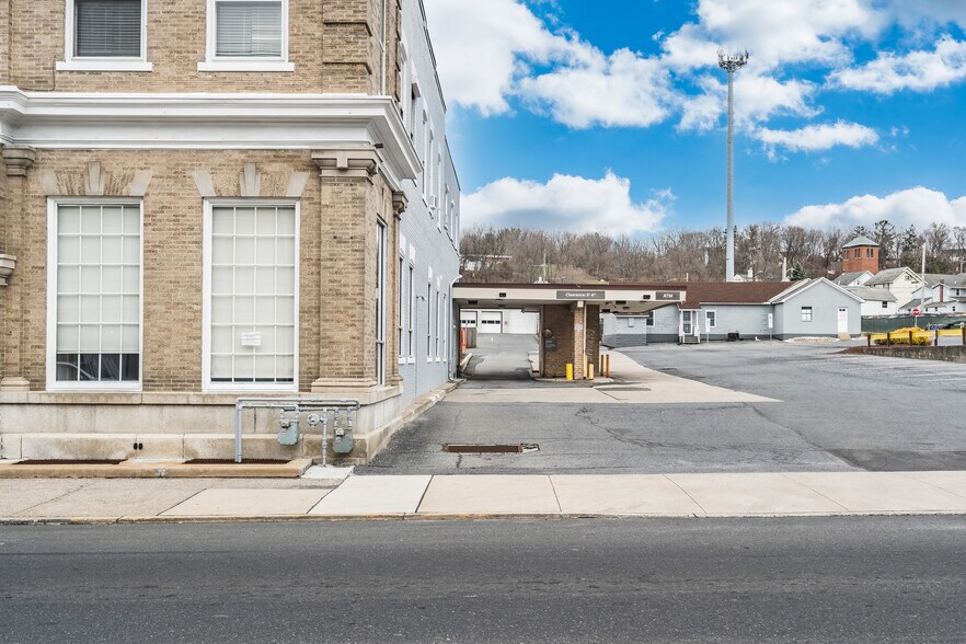 More Photos Of 117 E Main St, Bath Light Manufacturing For Lease