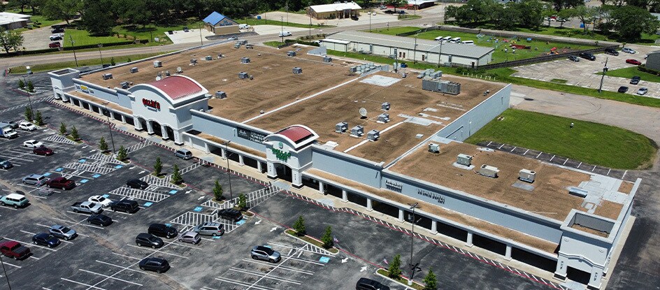 Primary Photo Of 1001 W Plantation Dr, Clute Unknown For Lease