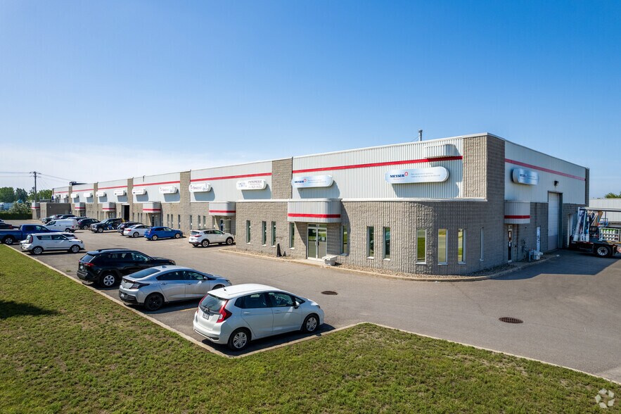 More Photos Of 179-201 Rue Henry-Bessemer, Bois-des-filion Industrial For Sale