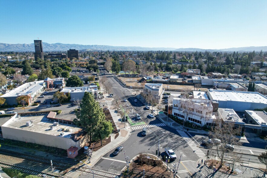 More Photos Of 476 E Campbell Ave, Campbell Unknown For Lease