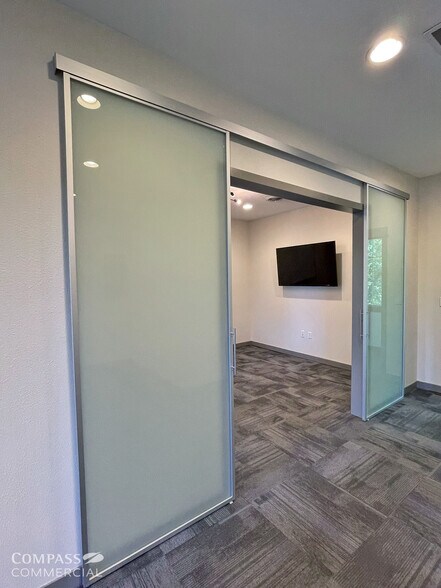 More Photos Of 505 SW Mill View Way, Bend Loft Creative Space For Lease