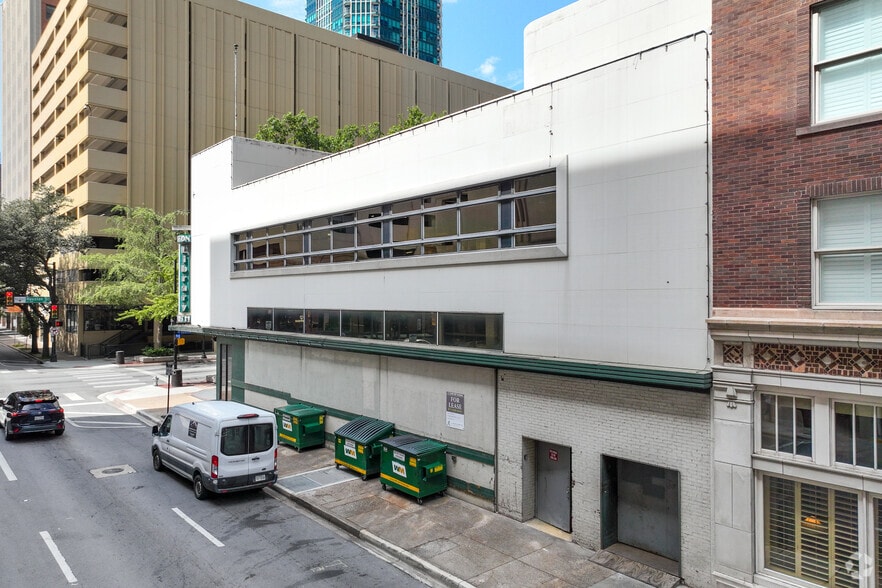 More Photos Of 611 Houston St, Fort Worth Bar For Lease