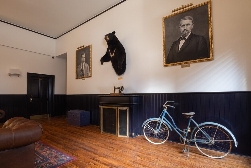 More Photos Of 235 E Main St, Dayton Hotel For Sale