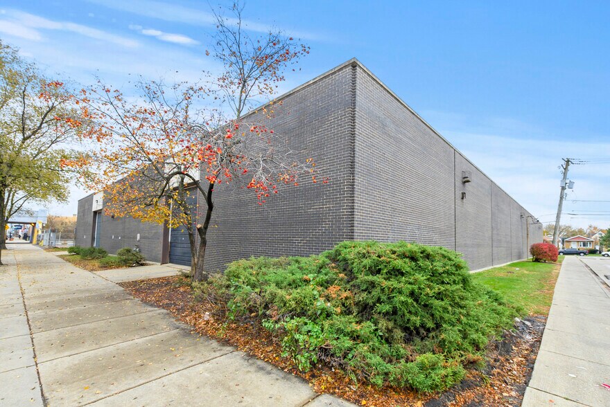 More Photos Of 3605 W 63rd St, Chicago Distribution For Lease