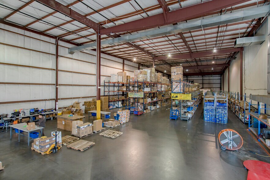 More Photos Of 7150 Exchequer Dr, Baton Rouge Warehouse For Lease