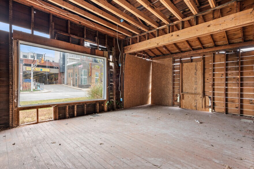 More Photos Of 6328 N College Ave, Indianapolis Freestanding For Sale