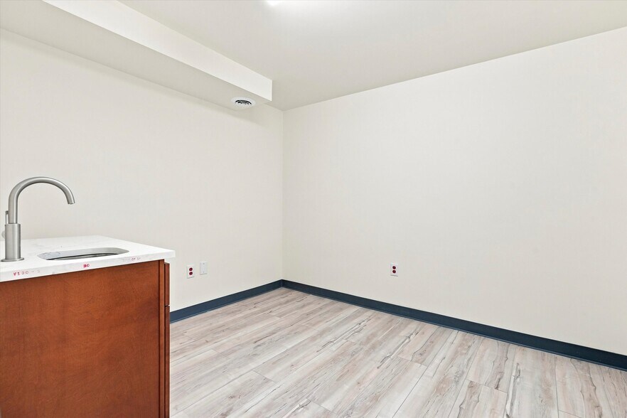 More Photos Of 119 E Lehigh Ave, Philadelphia Healthcare For Lease