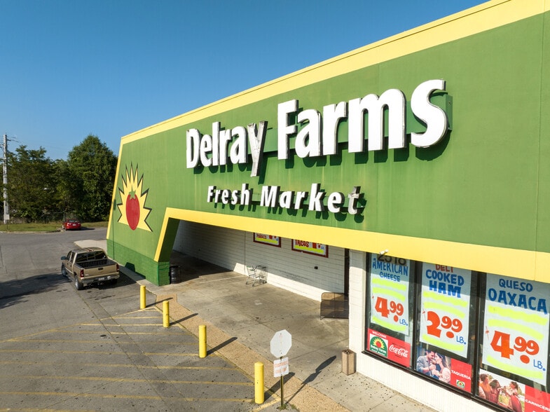 More Photos Of 2518 E Walnut Ave, Dalton Freestanding For Lease