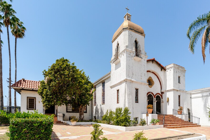 More Photos Of 333 E Colorado St, Glendale Unknown For Lease