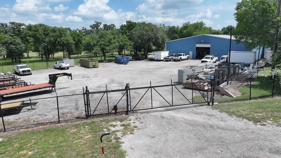More Photos Of 2220 S Burleson Blvd, Burleson Warehouse For Sale