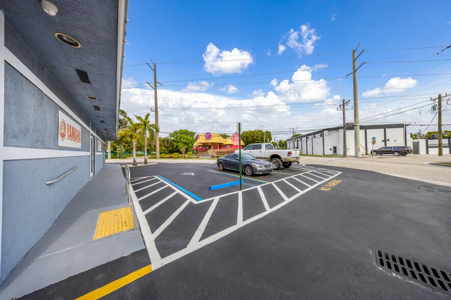 More Photos Of 887 E Okeechobee Rd, Hialeah General Retail For Sale